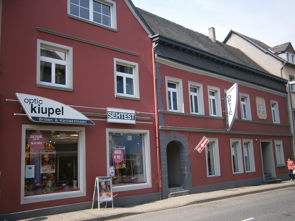 Ferienwohnung Am Nuerburgring Adenau Quarto foto